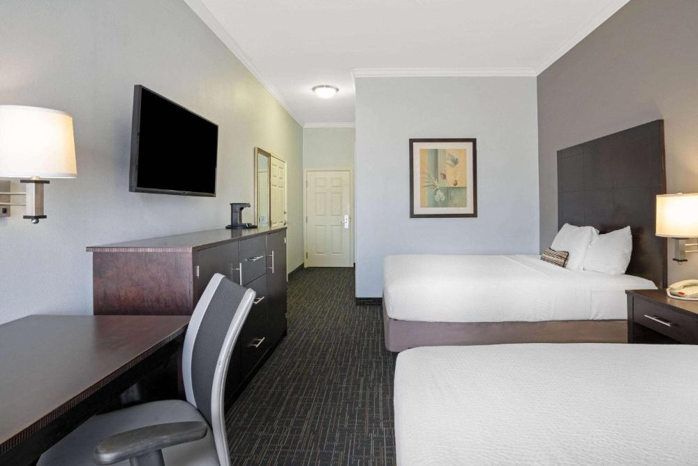 Standard Queen Room with Two Queen Beds interior